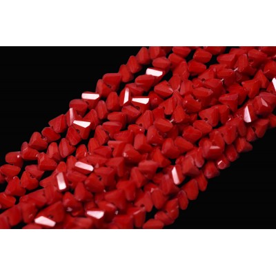 Намистини трикутні Dk. Red Op. 4 мм 